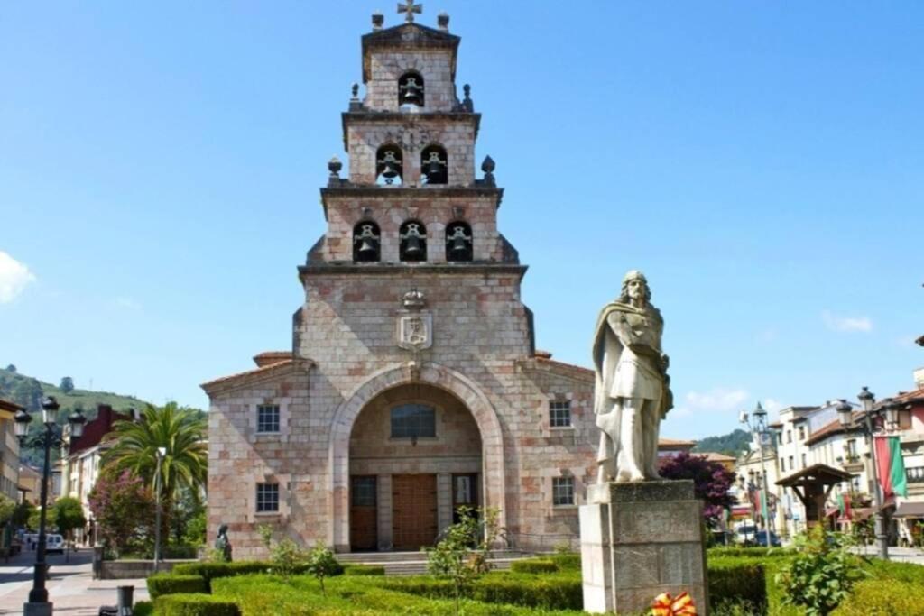 Plaza Central Cangas de Onís Exterior photo